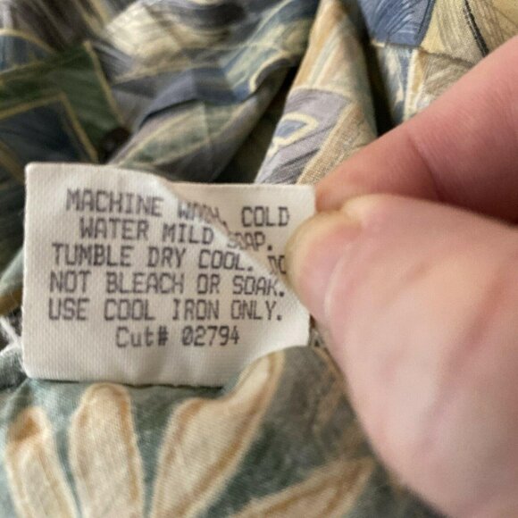 Tori Richard Hawaiian shirt Mens L Beige Cotton Lawn Aloha Vacation - Picture 5 of 8